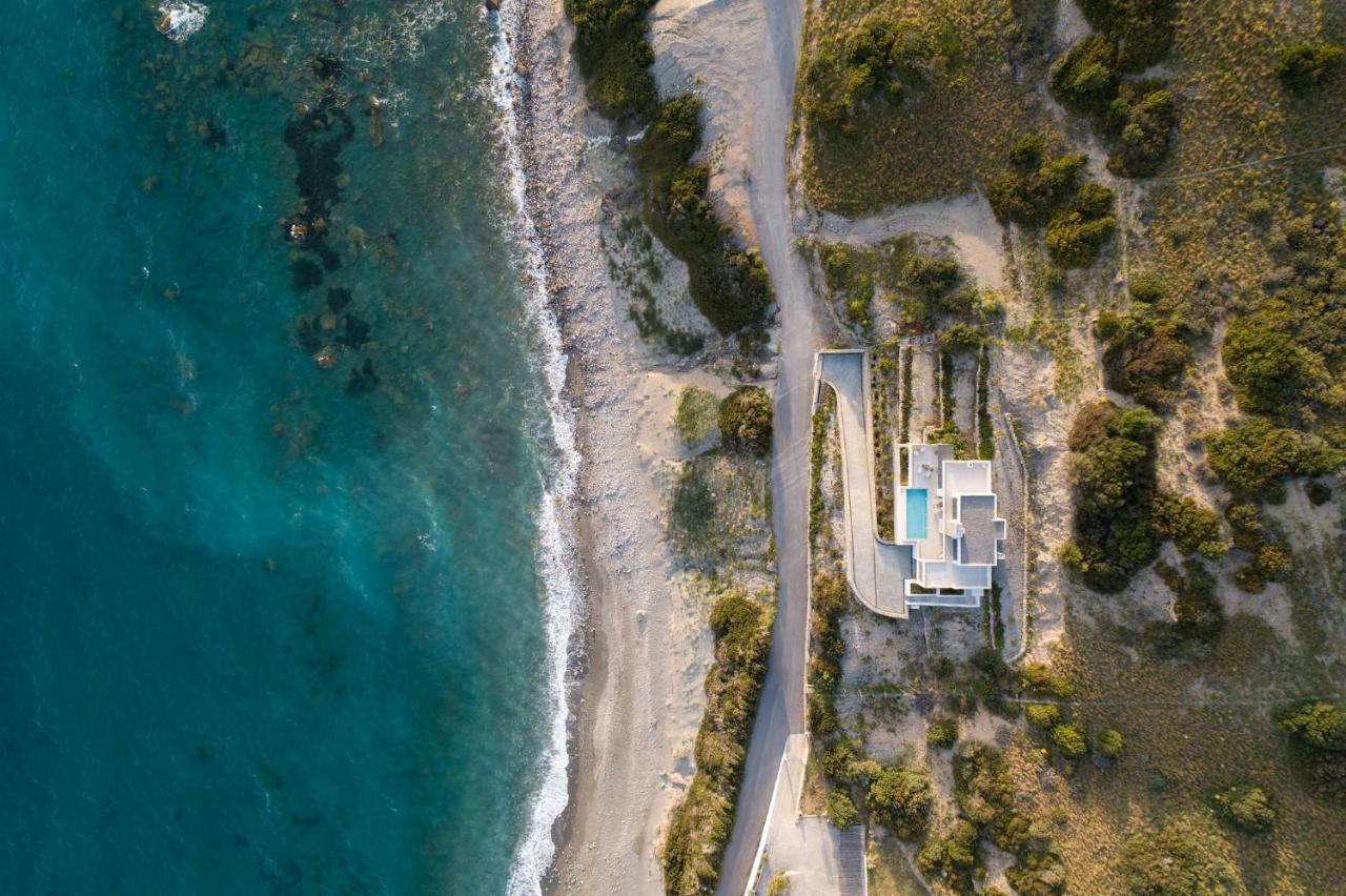 Rozites Luxury Beachfront Villa, By Hellocrete Kerames Екстериор снимка